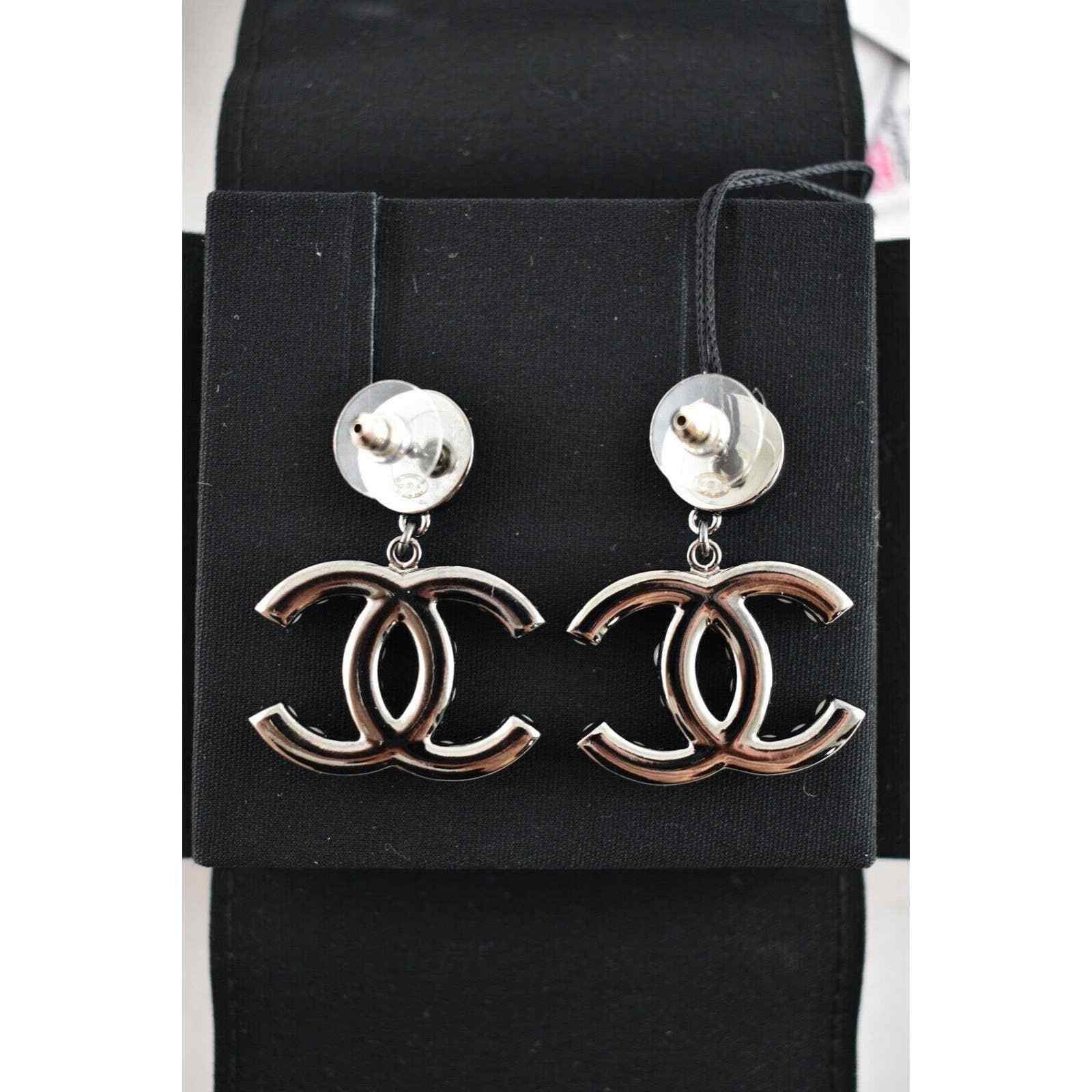 Chanel Chanel Ruthenium Pearl Large Dangle Drop Statement Earrings Size ONE SIZE - 11 Thumbnail