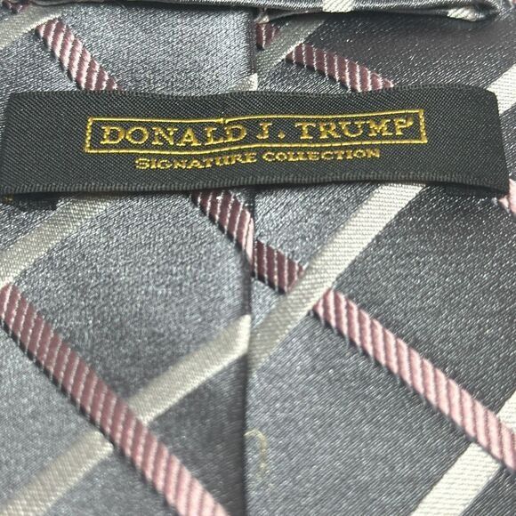 Donald Trump Donald J. Trump Pink Gray 100% Silk tie Signature Collection Size ONE SIZE - 3 Thumbnail