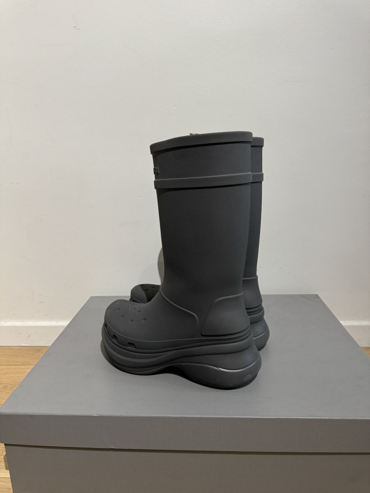 Balenciaga × Crocs Crocs x Balenciaga Clog Boot 2.0 'Dark Grey' Size US 8 / EU 41 - 3 Thumbnail