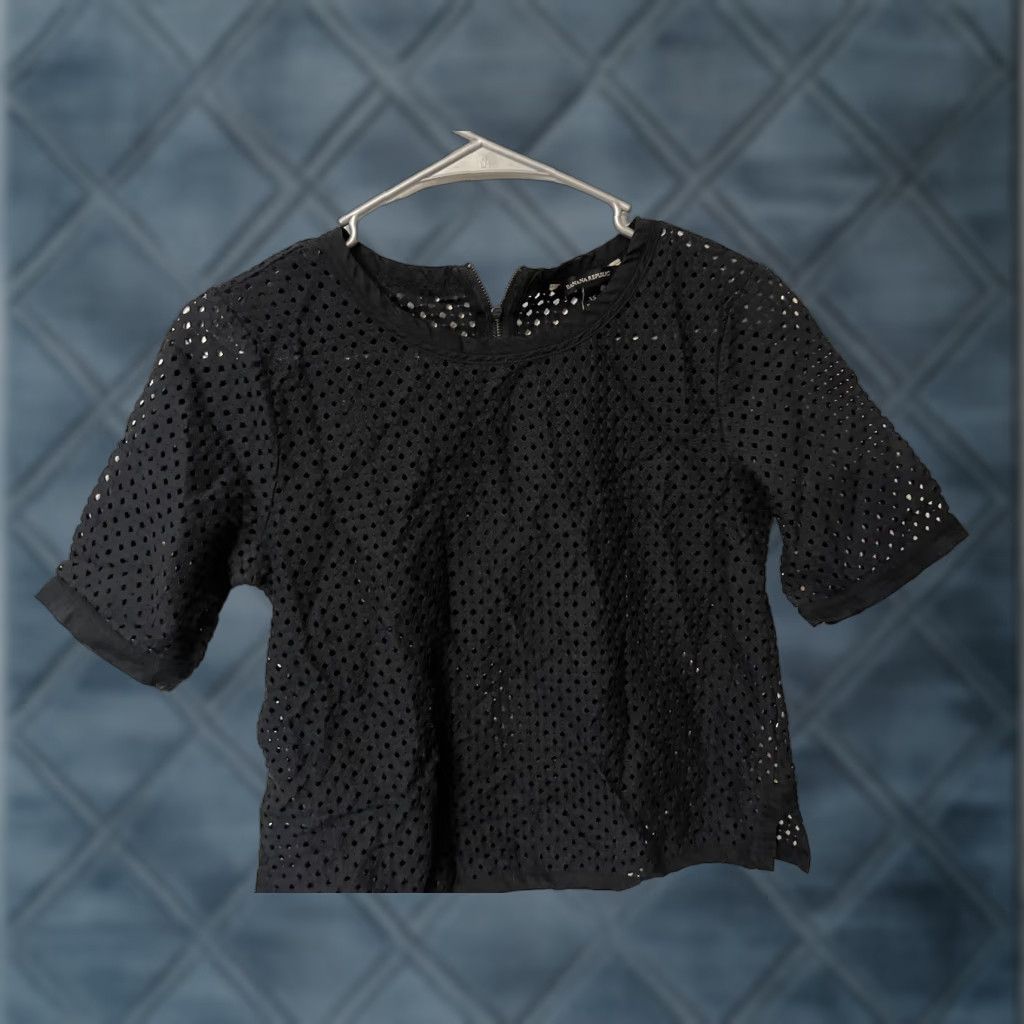 Banana Republic Banana Republic Women's Blouse XS Black Short Sleeve Zip Closure Lightweight Casual Classic Size XS / US 0-2 / IT 36-38 - 1 Thumbnail