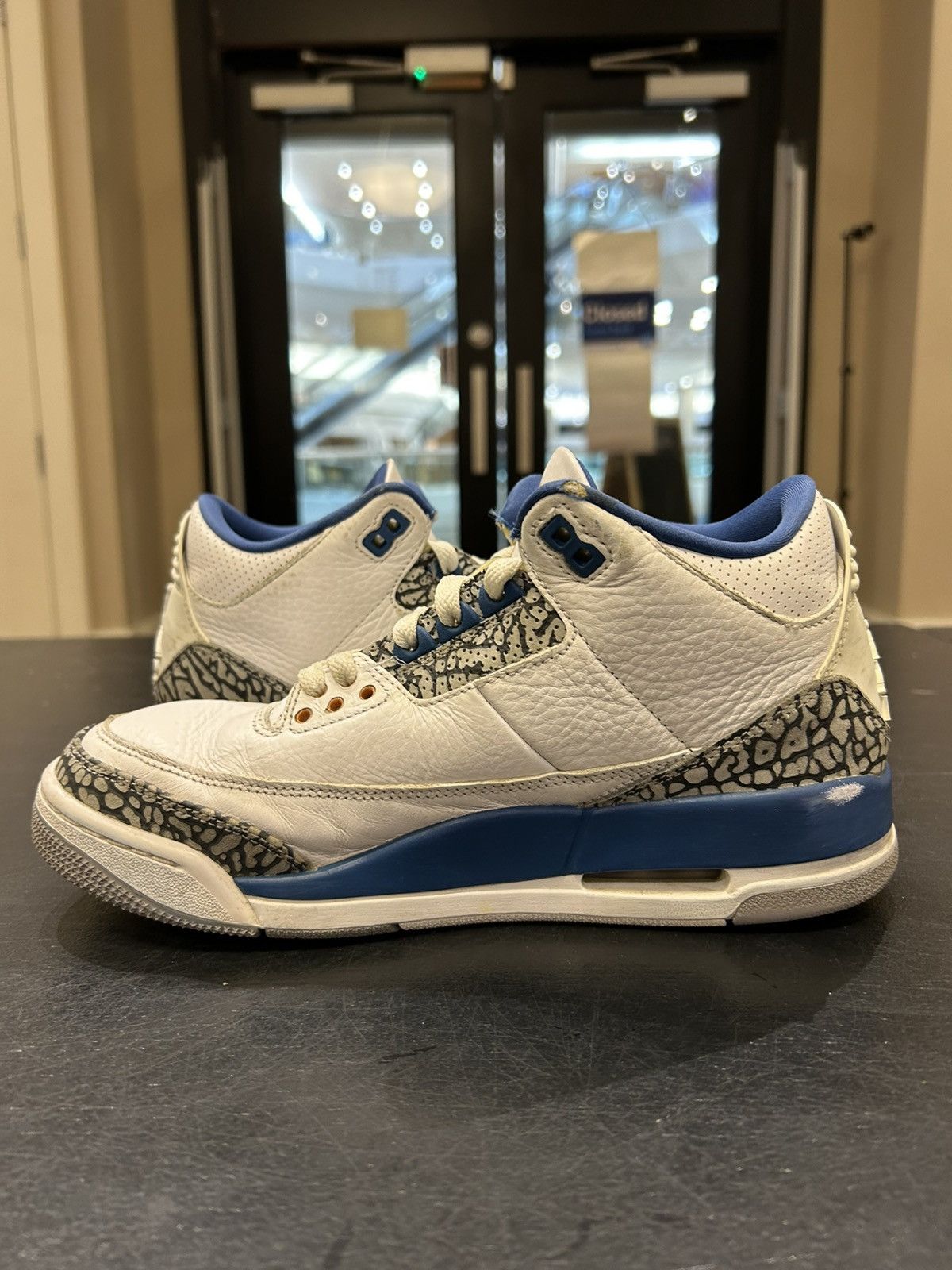 Jordan Brand Jordan 3 Retro ‘Wizards’ Size US 7.5 / EU 40-41 - 4 Thumbnail