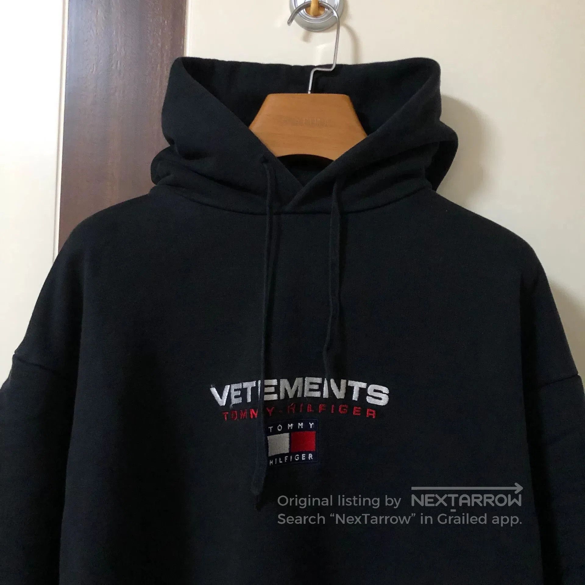 Vetements Vetements Tommy Collaboration Layered Look Hoodie. Size US S / EU 44-46 / 1 - 2 Thumbnail