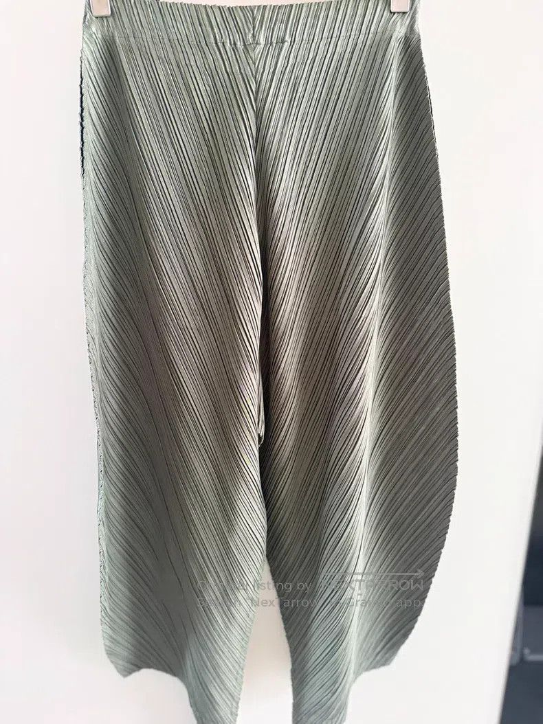 Issey Miyake Issey Miyake size:3 Pleated Viral Statement Pants Size 22" - 3 Thumbnail