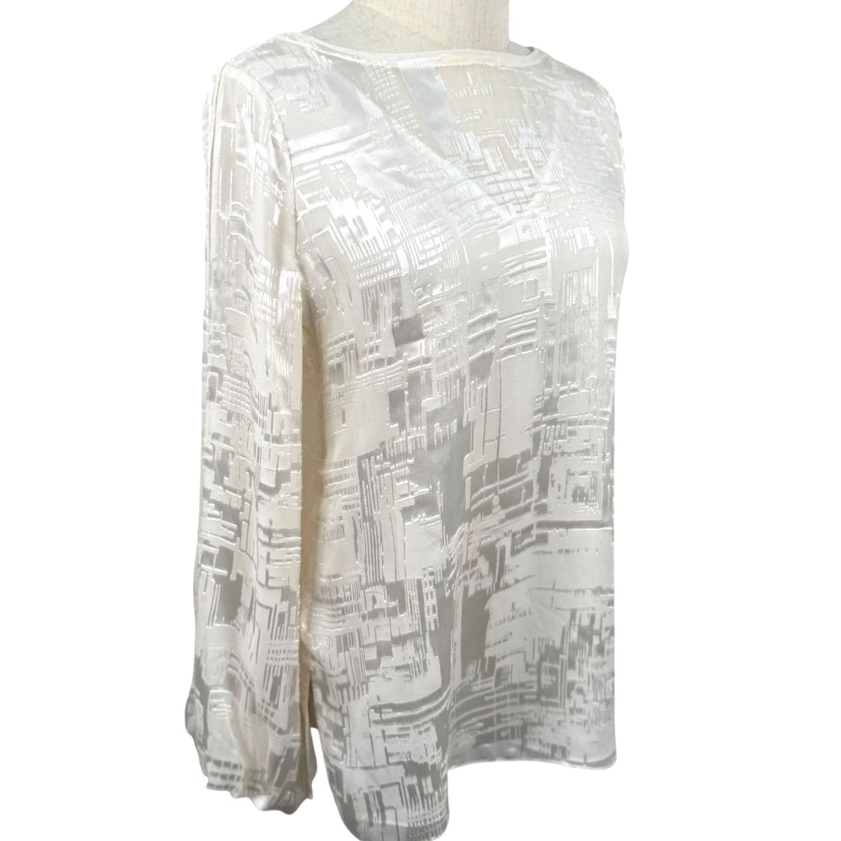 White House Black Market NWT WHBM Mairi Burnout Blouse Ecru Silk Blend Boat Neck Long Sleeve Geometric Burnout Pullover XS Size XS / US 0-2 / IT 36-38 - 2 Thumbnail