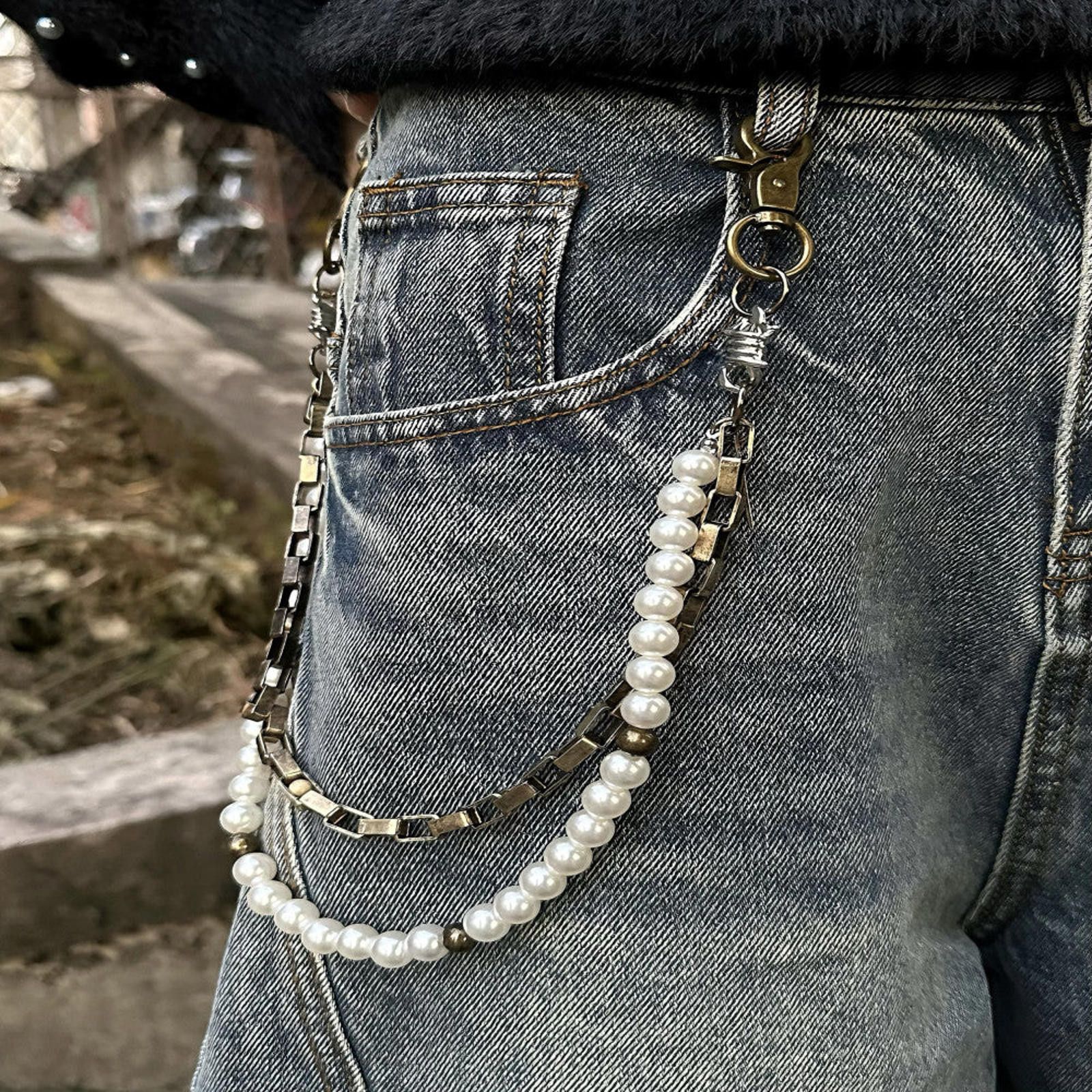 Japanese Brand Double Layer Pearl & Gold Wallet Chain Size ONE SIZE - 5 Thumbnail