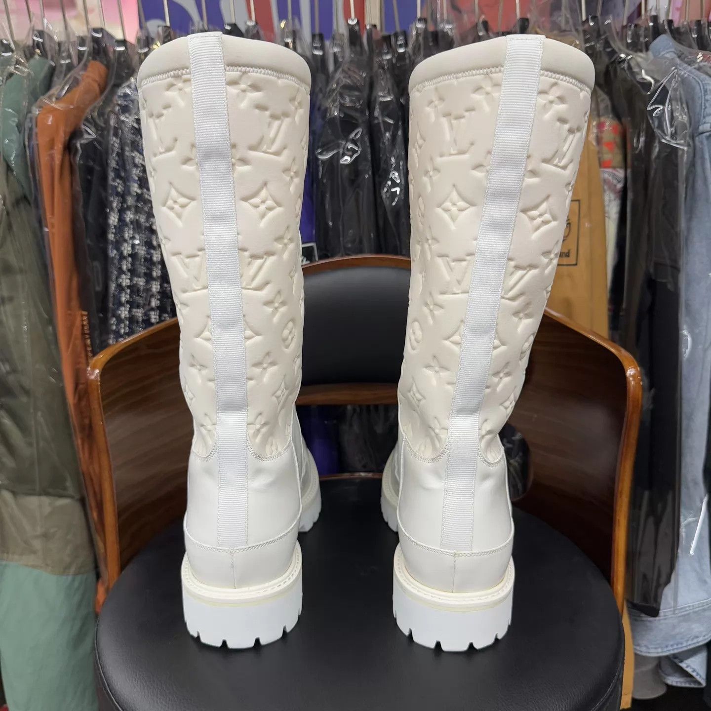 Louis Vuitton LV Laureate Monogram Embossed KneeHigh 42 Like New Size US 9 / EU 42 - 3 Thumbnail