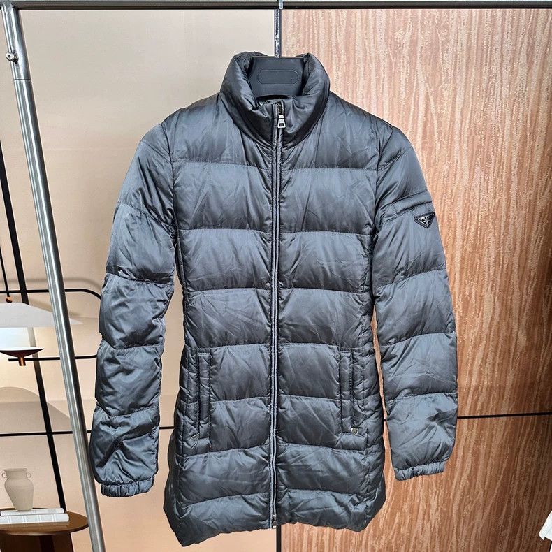Prada Prada Classic iron brand long triangle logo down jacket 250 Size XS / US 0-2 / IT 36-38 - 1 Thumbnail