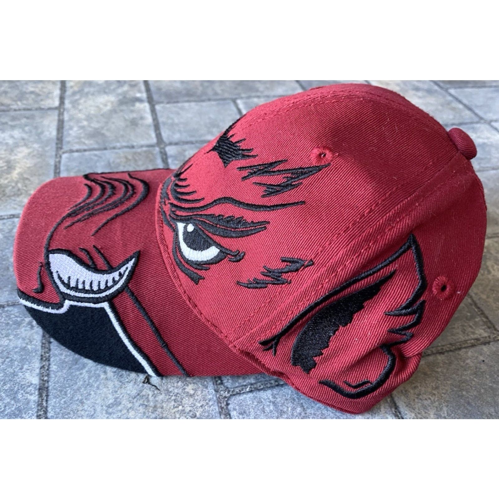 Vintage VINTAGE Arkansas Razorbacks Embroidered Face Mascot Strapback Hat - Tail Gate’N Gear - Red - One Size - Adjustable - Cotton - Men - Baseball Cap Size ONE SIZE - 3 Thumbnail