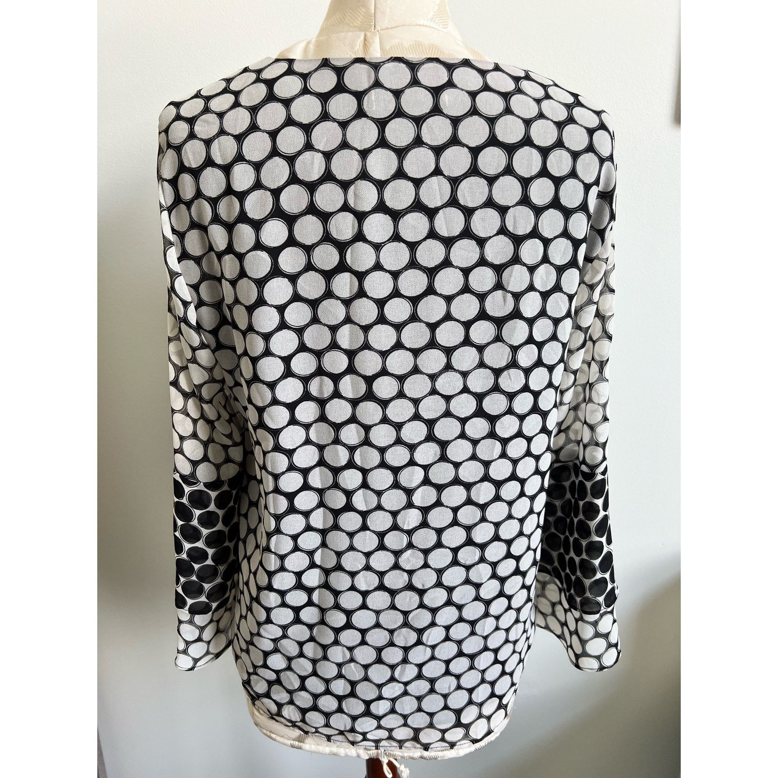 Calvin Klein Calvin Klein Long Sleeve V-Neck Polka Dotted Blouse Small Size S / US 4 / IT 40 - 5 Thumbnail