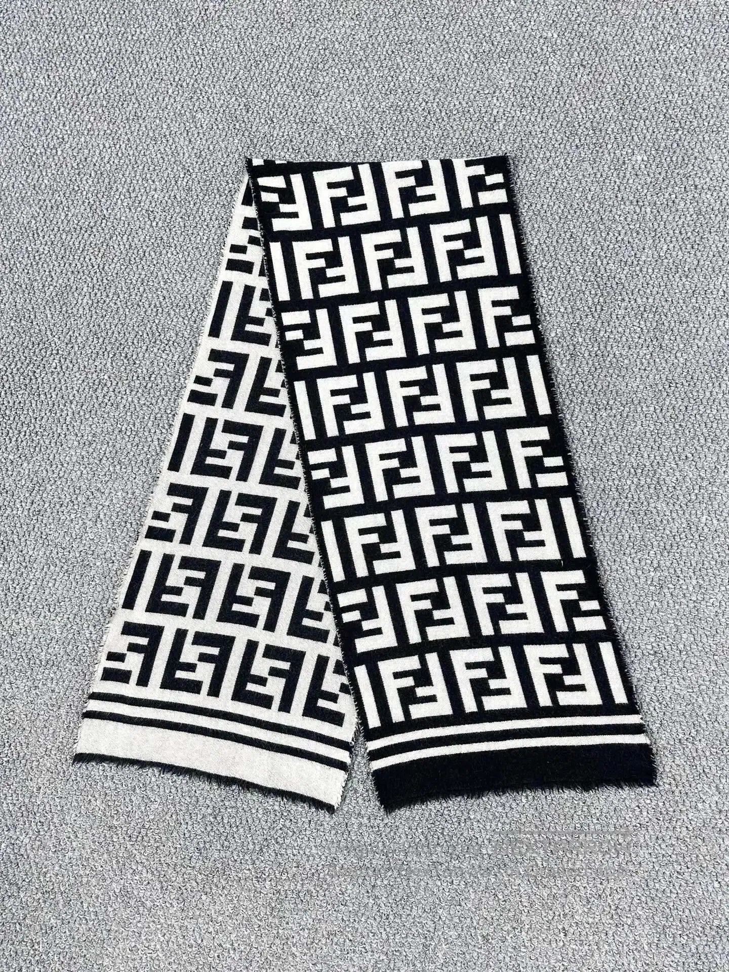 Fendi FENDI Black and white double-sided logo fringe wool scarf| Size ONE SIZE - 1 Thumbnail