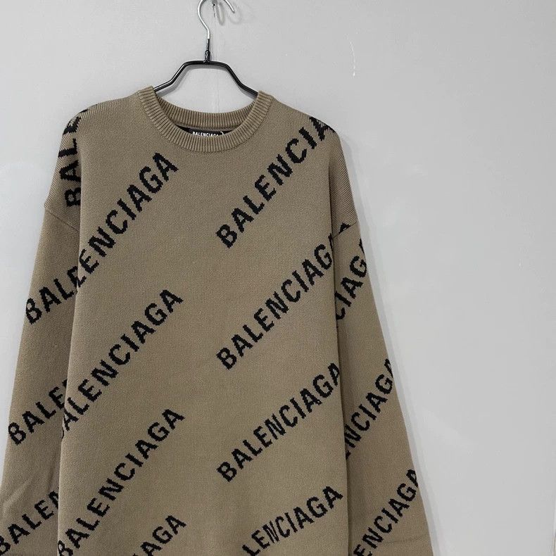Balenciaga Balenciaga Brown bullet screen full of knitted sweaters Size US S / EU 44-46 / 1 - 2 Thumbnail