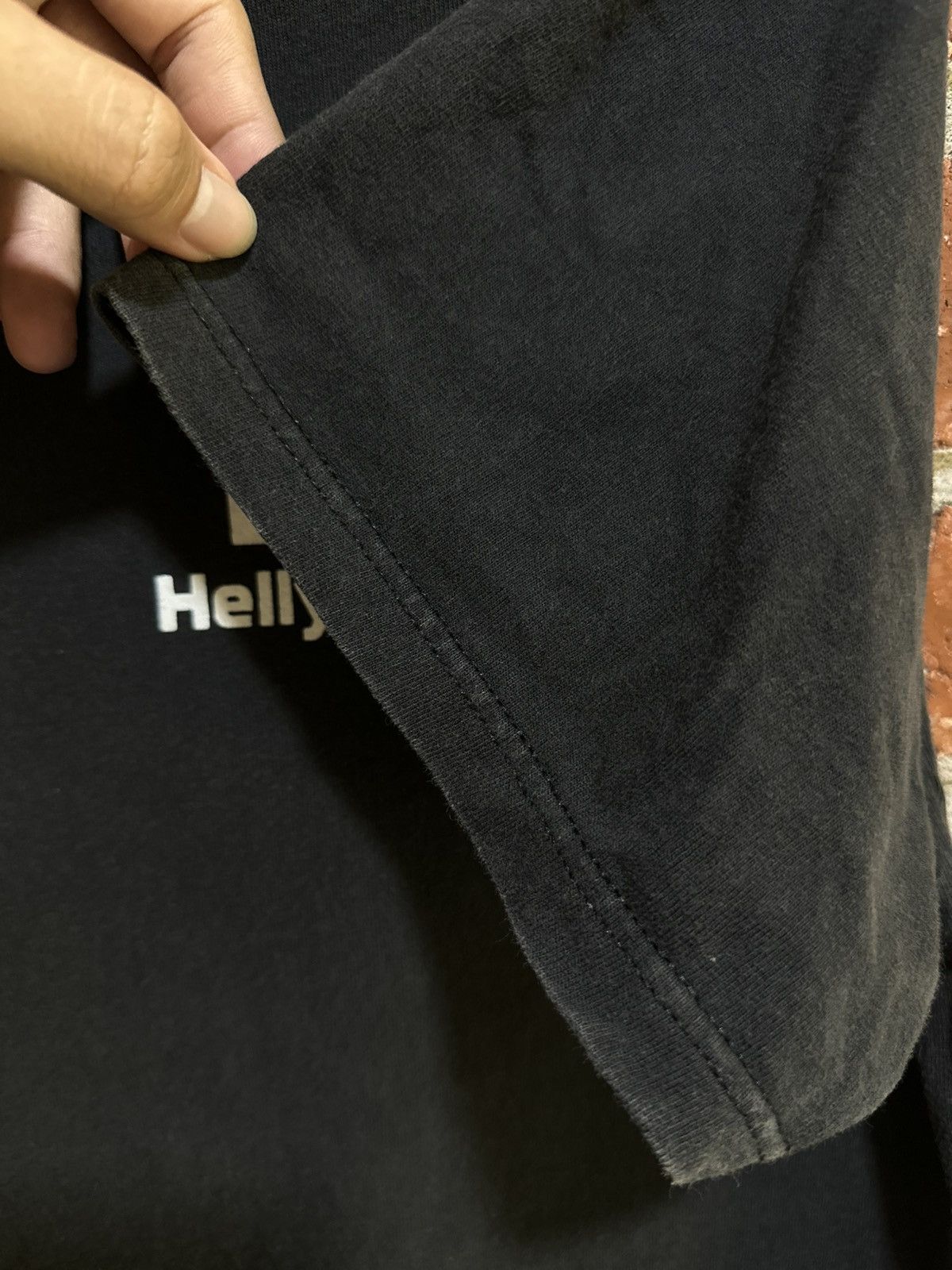 Helly Hansen Vintage Helly Hensen Because The World Isn’t Flat Faded Tee Size US M / EU 48-50 / 2 - 4 Thumbnail