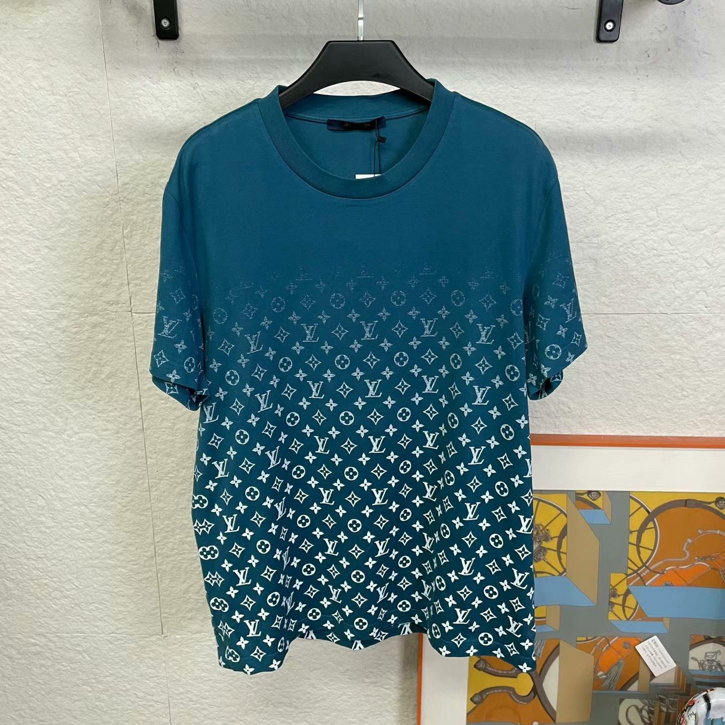 Louis Vuitton Louis Vuitton Gradient Monogram T-Shirt XL Size US XL / EU 56 / 4 - 1 Thumbnail