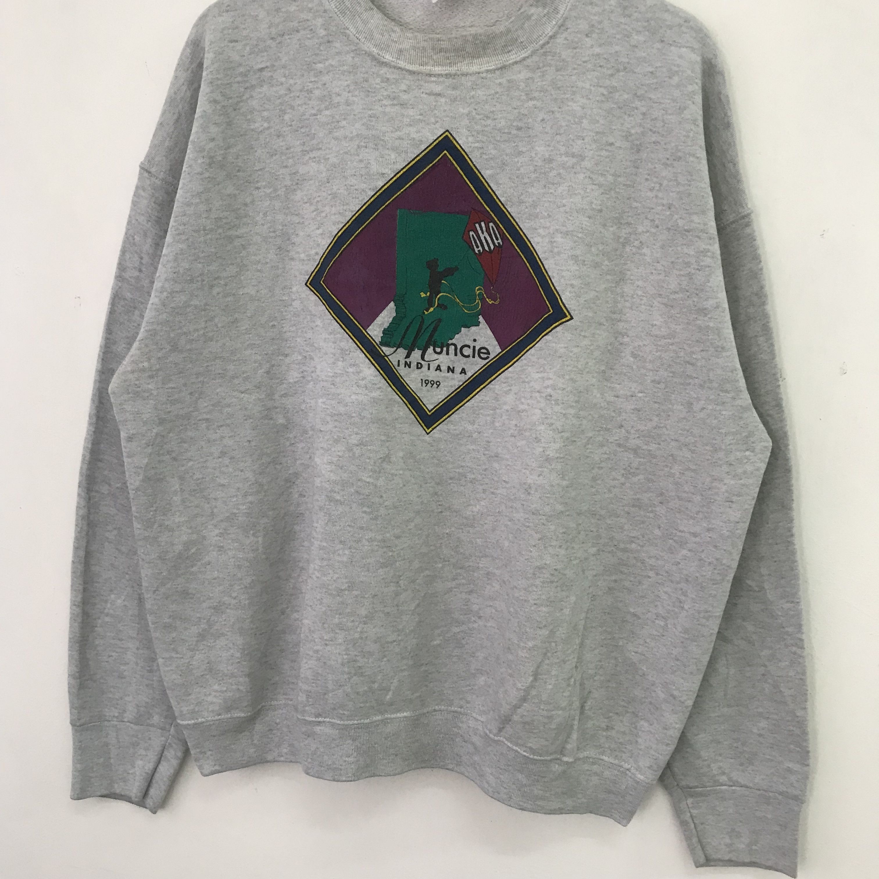 Vintage Vintage 90's Muncie Indiana Gray Sweatshirt - 549 Size US XL / EU 56 / 4 - 3 Thumbnail
