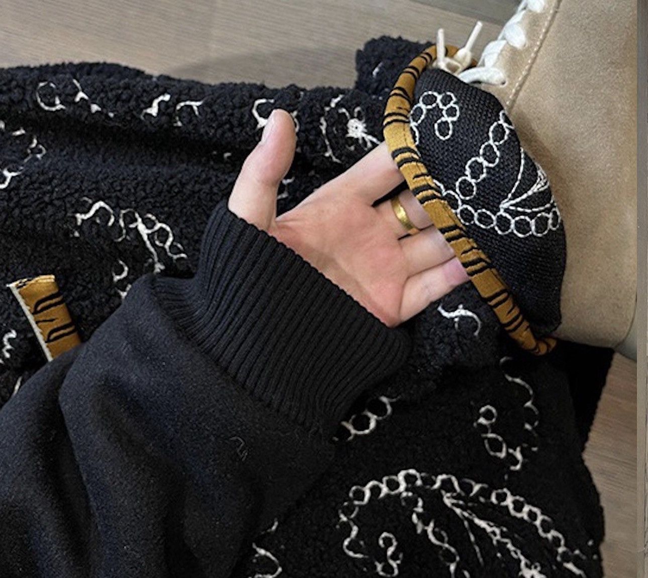 Japanese Brand × Vintage Avant garde retro paisley fleece pants with tiger embroidery Size US 32 / EU 48 - 4 Thumbnail