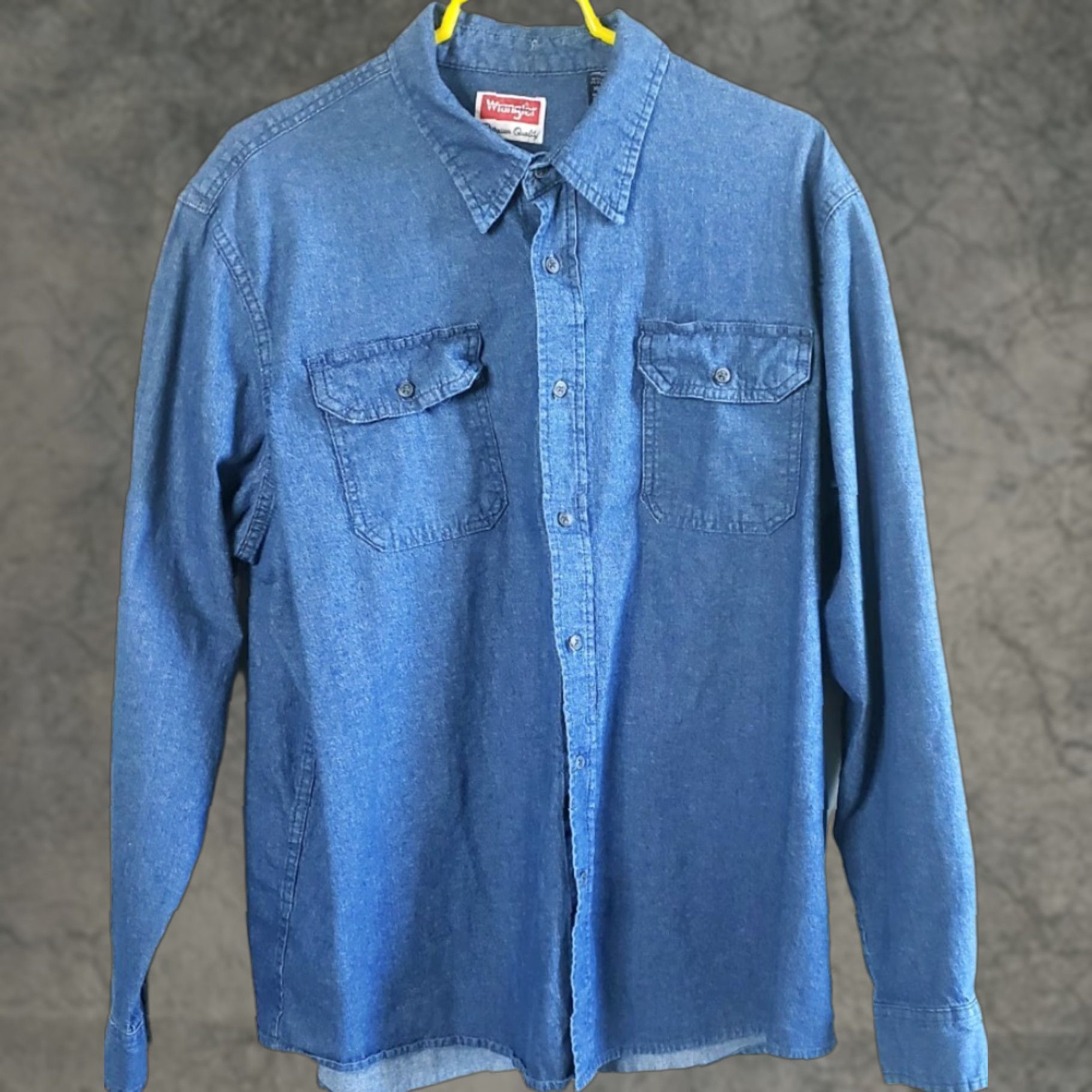 Wrangler Wrangler XL Men’s Comfort Flex Denim Long Sleeve Flap Pocket Button Up Shirt Size US XL / EU 56 / 4 - 1 Thumbnail