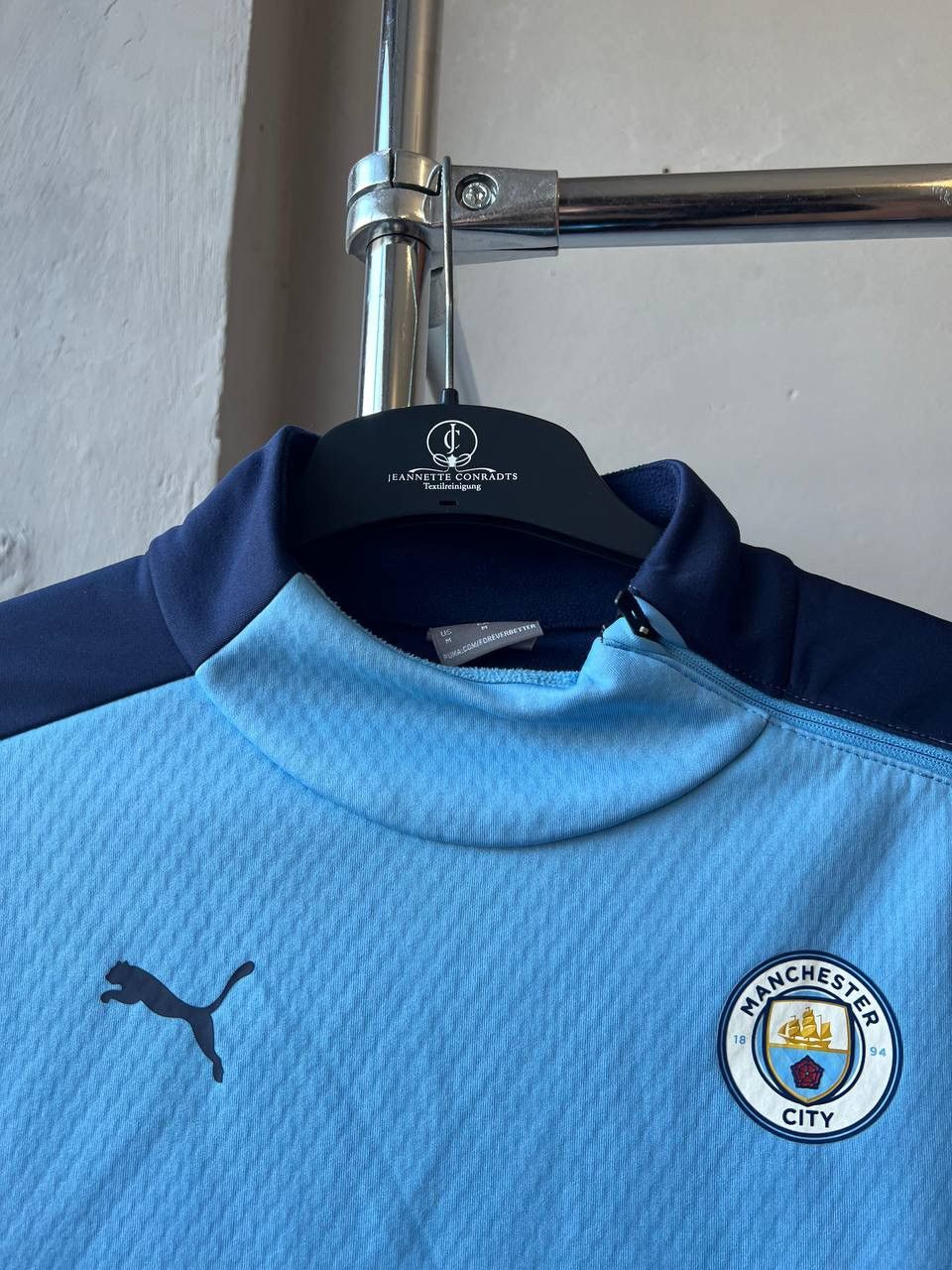 Puma 2019/20 MANCHESTER CITY PUMA TRAINING ZIP SOCCER LONG SLEEVE Size US M / EU 48-50 / 2 - 4 Thumbnail