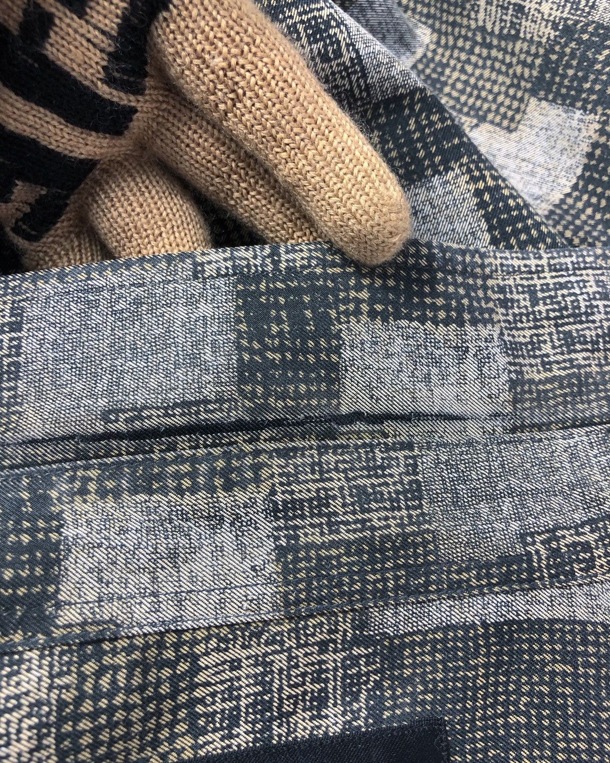 Gianni Valentino × Valentino × Vintage Vintage Gianni Valentino Italy Button Ups Shirt Nice Design Size US XL / EU 56 / 4 - 11 Thumbnail