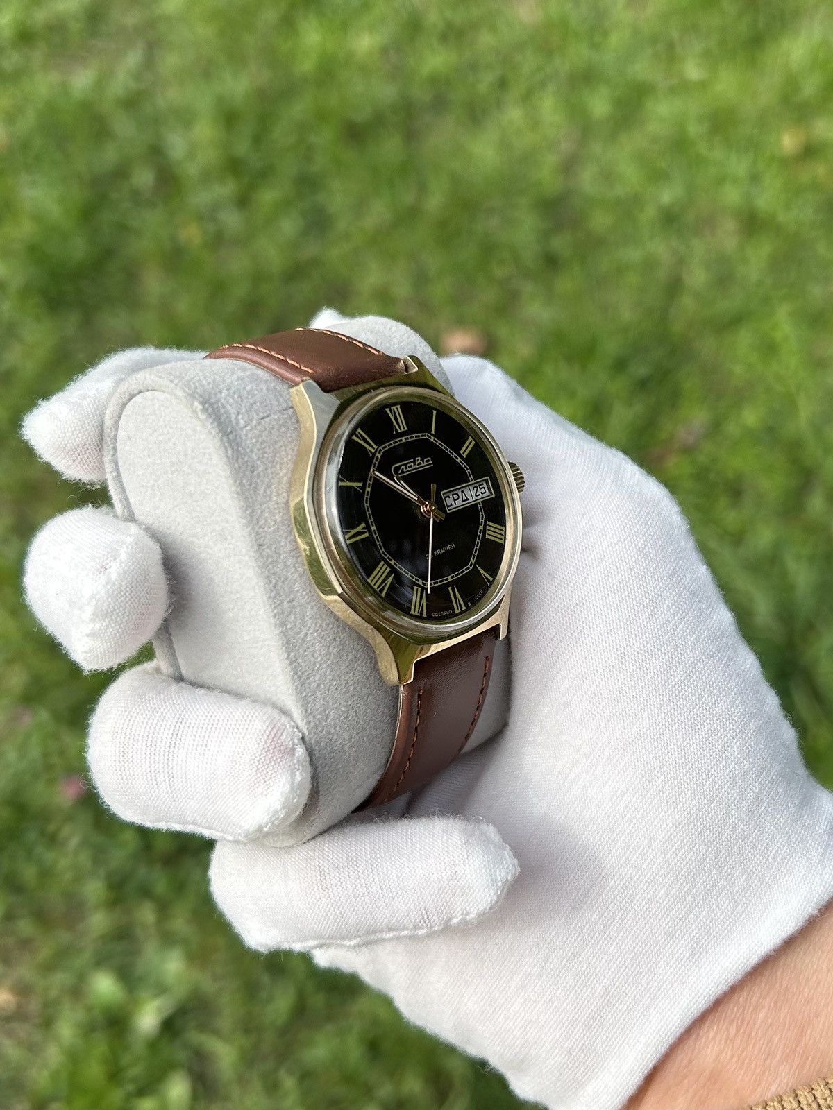 Vintage Vintage Watch Slava Mechanical Made in USSR Authentic 1980s Size ONE SIZE - 7 Thumbnail