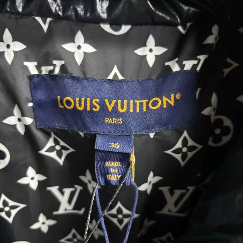 Louis Vuitton Louis Vuitton Black and white monogrammed floral print lon Size XS / US 0-2 / IT 36-38 - 4 Thumbnail