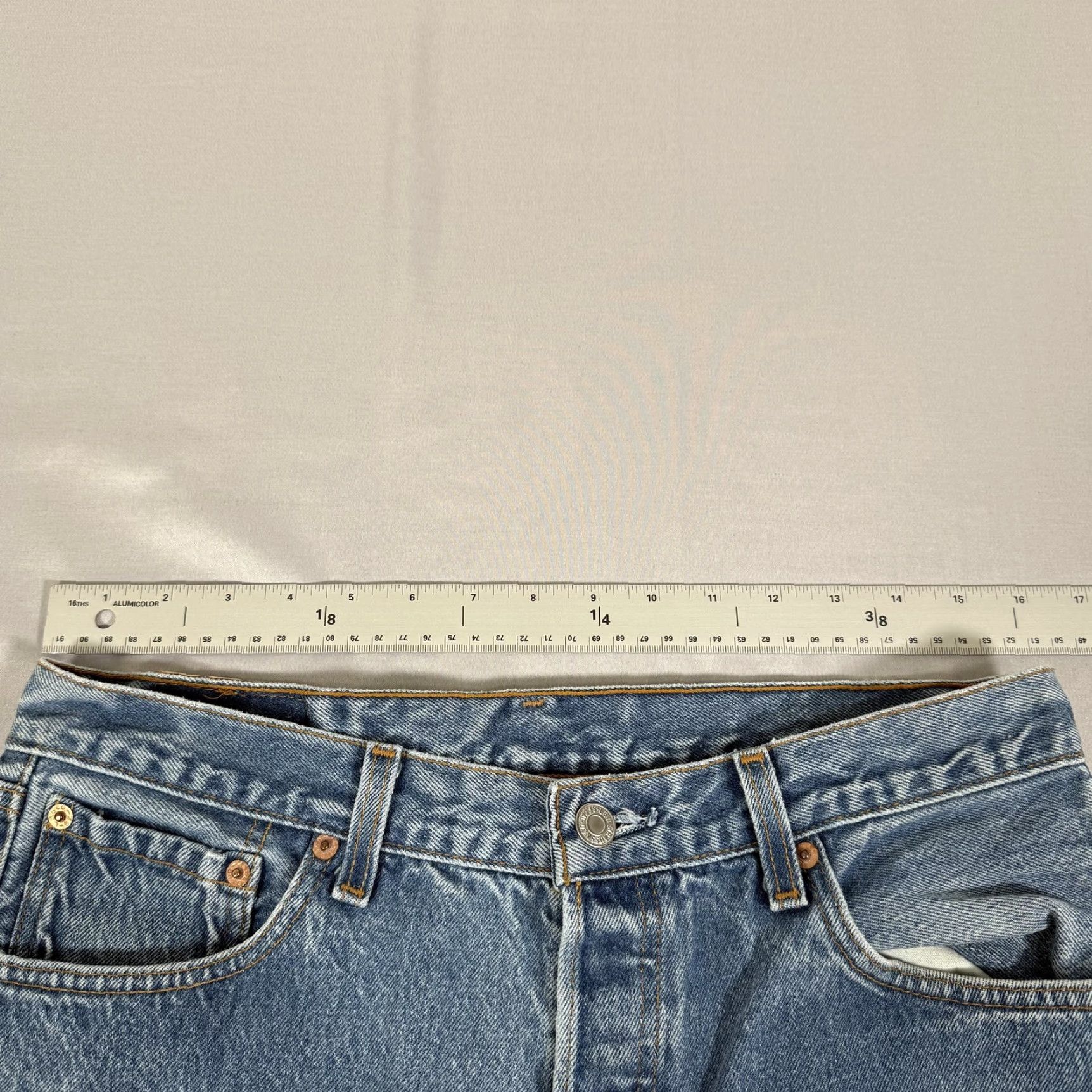 Levi's VINTAGE Levi's 501 Jeans Mens 32x29 Denim Blue Straight Fit 5-Pocket Button Fly 90s USA Size US 32 / EU 48 - 7 Thumbnail