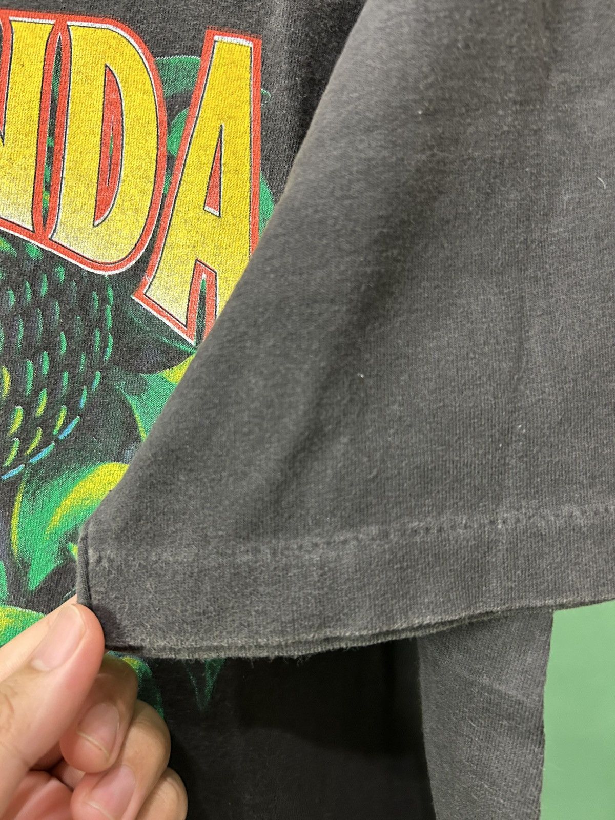 Vintage Anaconda Movie 1997 Paramount Vintage Tee Size US L / EU 52-54 / 3 - 5 Thumbnail