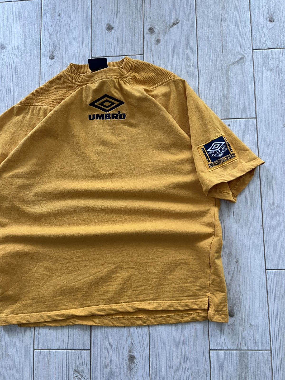 Umbro Vintage Umbro Boxy Fit Sports Tee Yellow Size US XXL / EU 58 / 5 - 5 Thumbnail