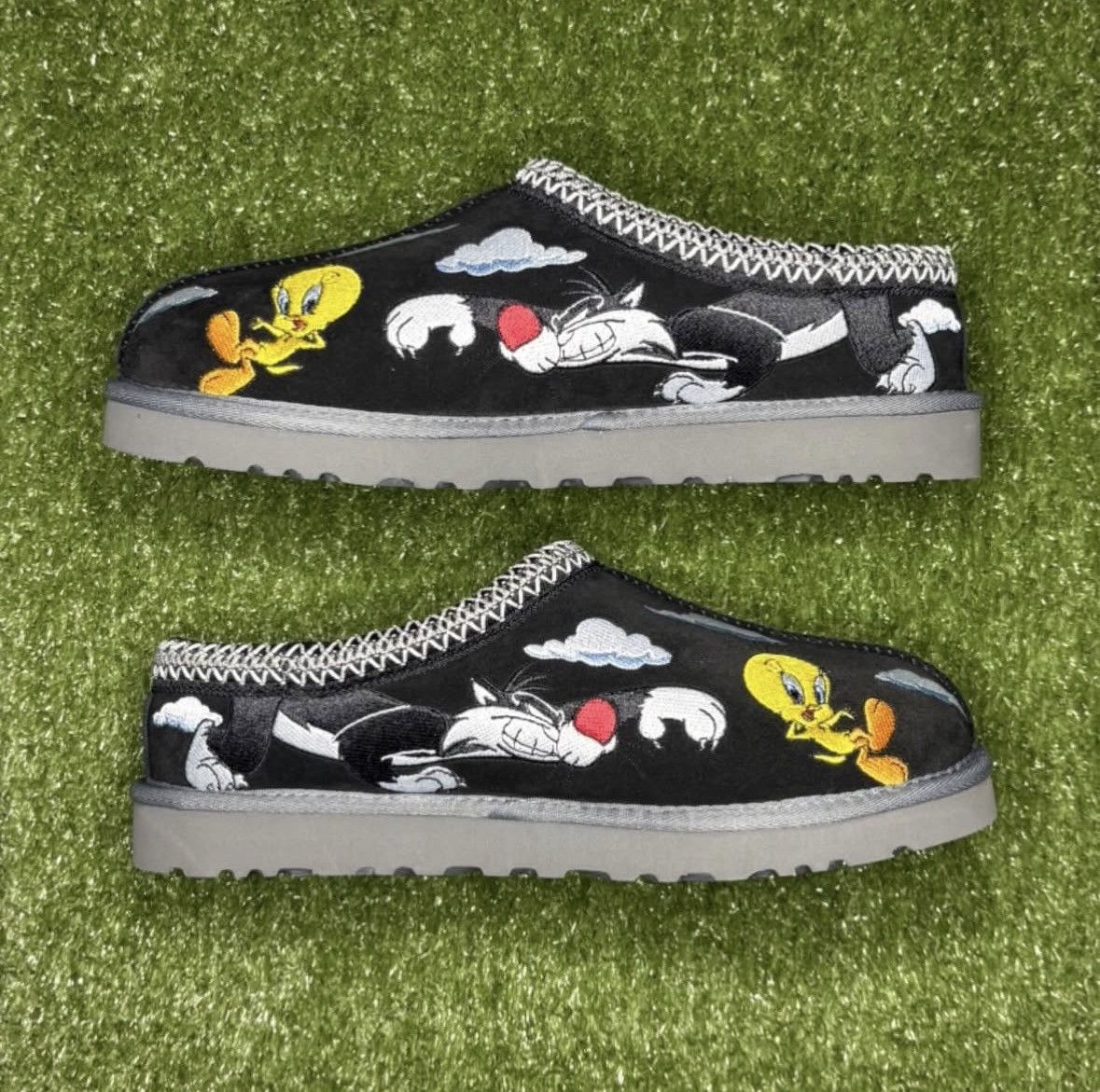 Palace Palace UGG Black Looney Toons Tasman Slippers Size US 9 / EU 42 - 2 Thumbnail