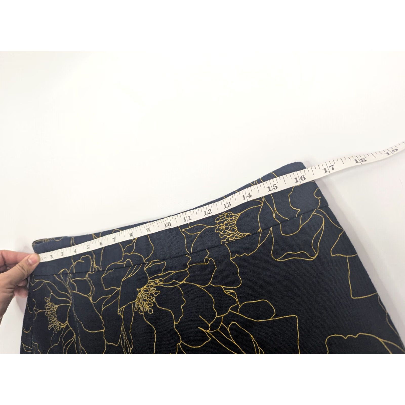 Ann Taylor Ann Taylor Factory Skirt Womens 10 Black Gold Flowers Floral Midi Work Straight Size 32" / US 10 / IT 46 - 5 Thumbnail