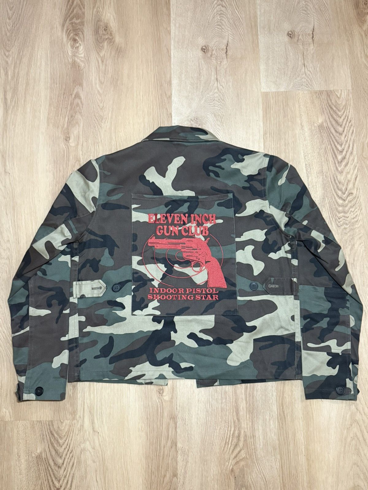 VETEMENTS JACKET AW17 CAMO 11 INCH GUN CLUB