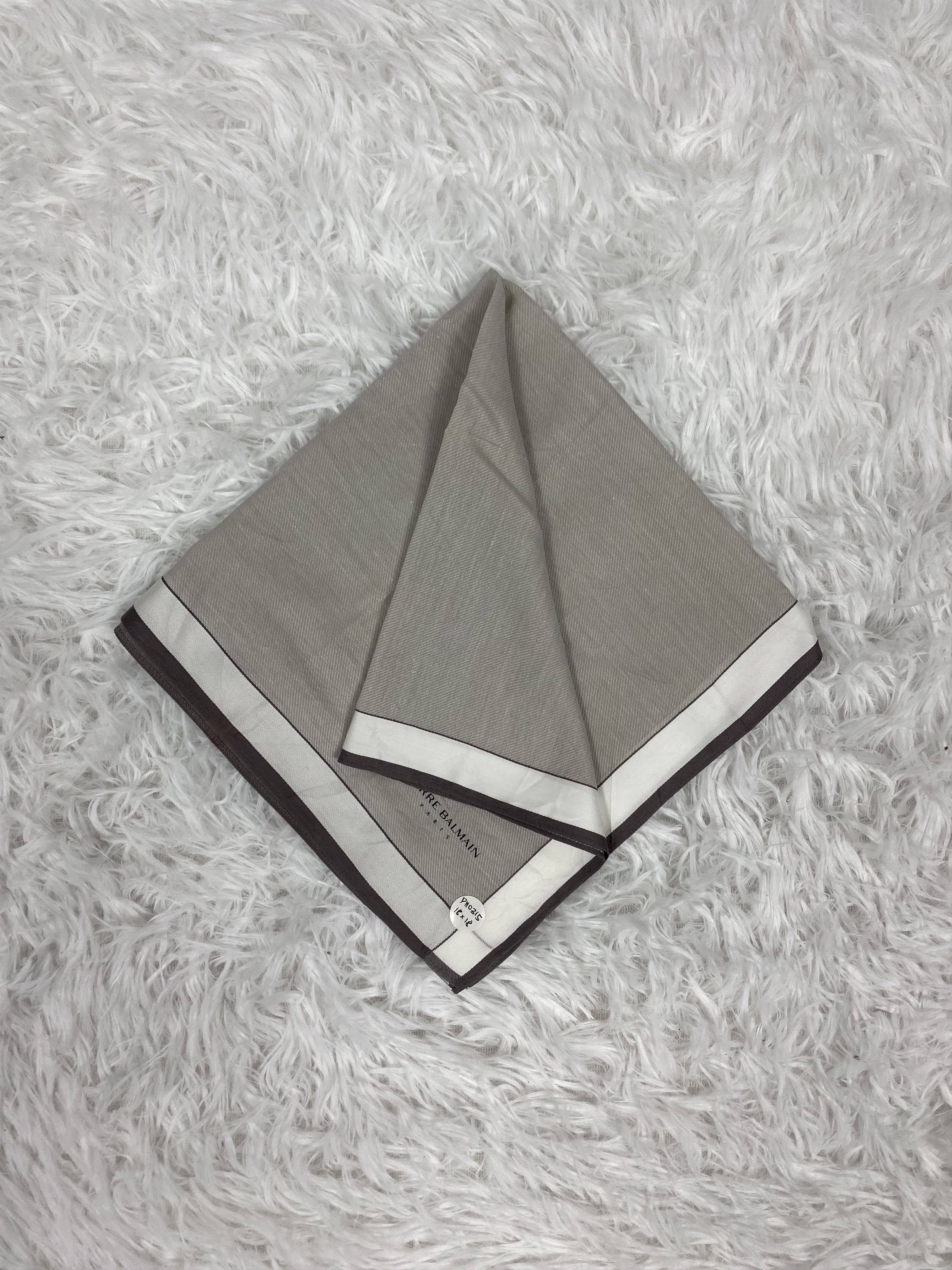 Pierre Balmain × Vintage Vintage Pierre Balmain Handkerchief Neckerchief PH0315 Size ONE SIZE - 1 Thumbnail