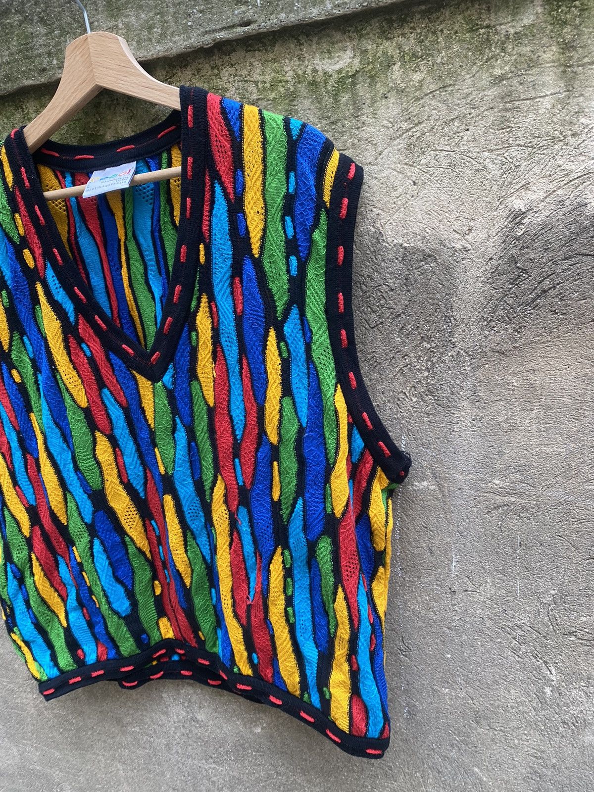 Coogi × Vintage Vintage Coogi Dense 3D Vest Size US L / EU 52-54 / 3 - 6 Thumbnail
