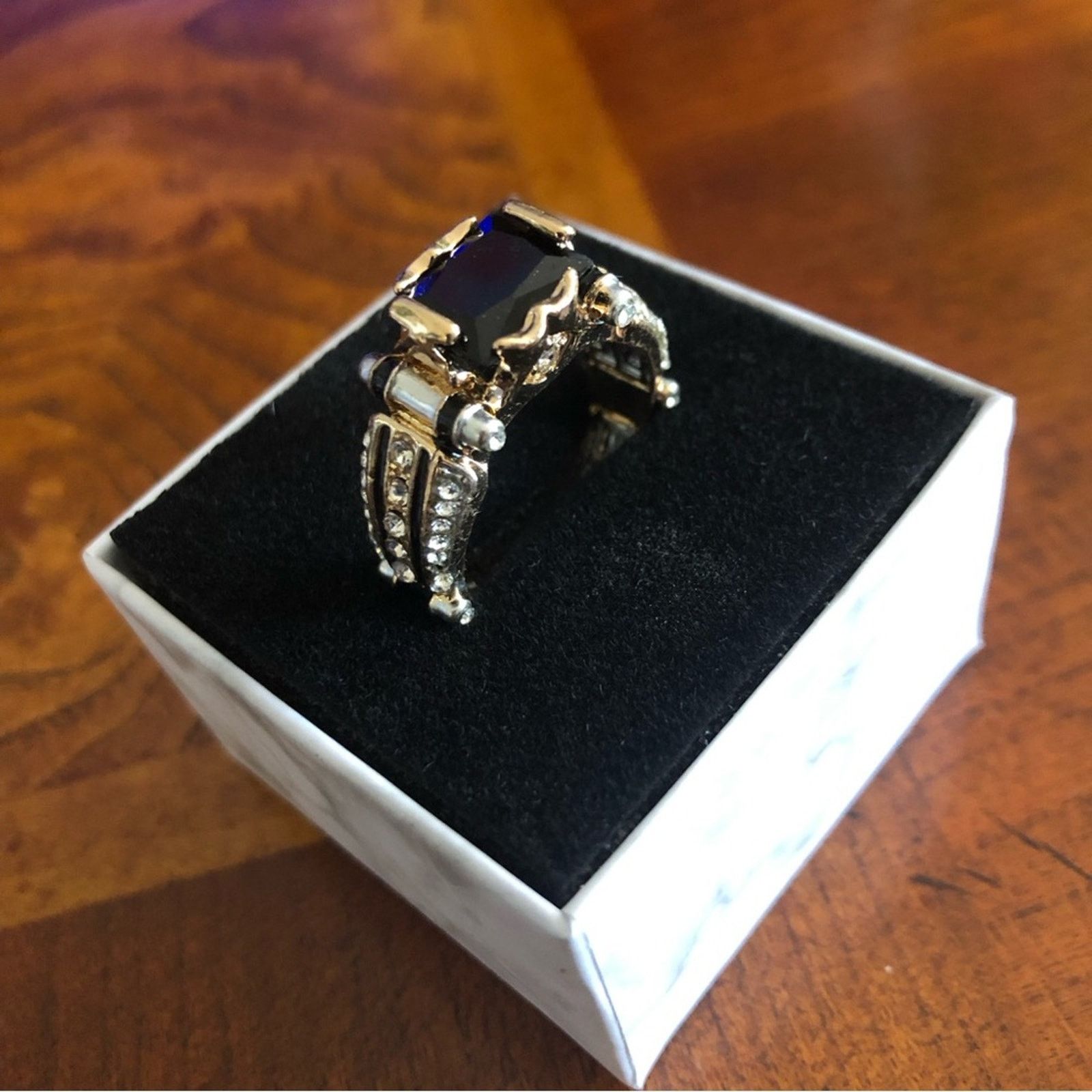 Jewelry MenS Fashionable Faceted Black Stone Gold Band Ring NWT 10, Men's