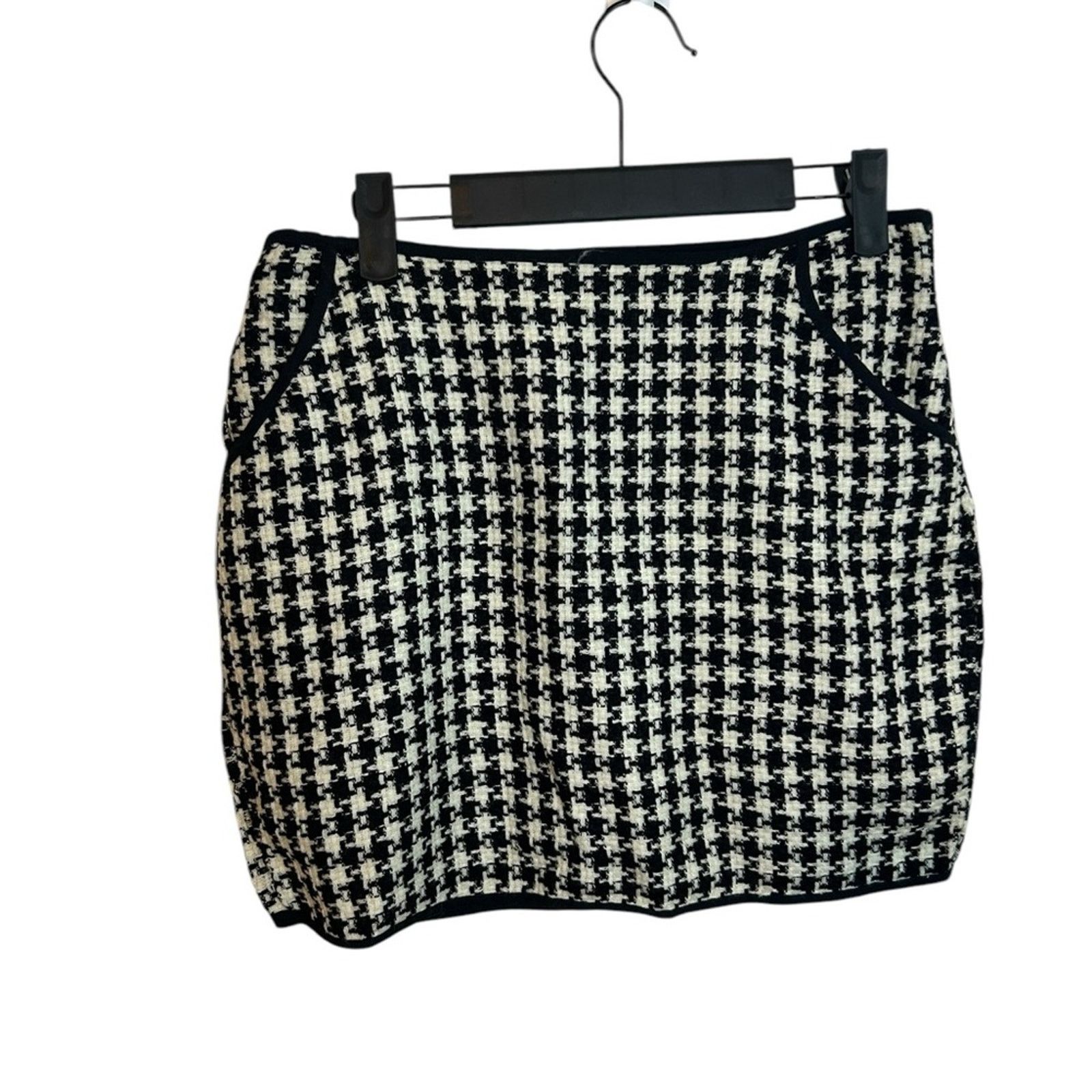 Forever 21 Forever 21 Houndstooth Mini Skirt Size 30" / US 8 / IT 44 - 1 Thumbnail