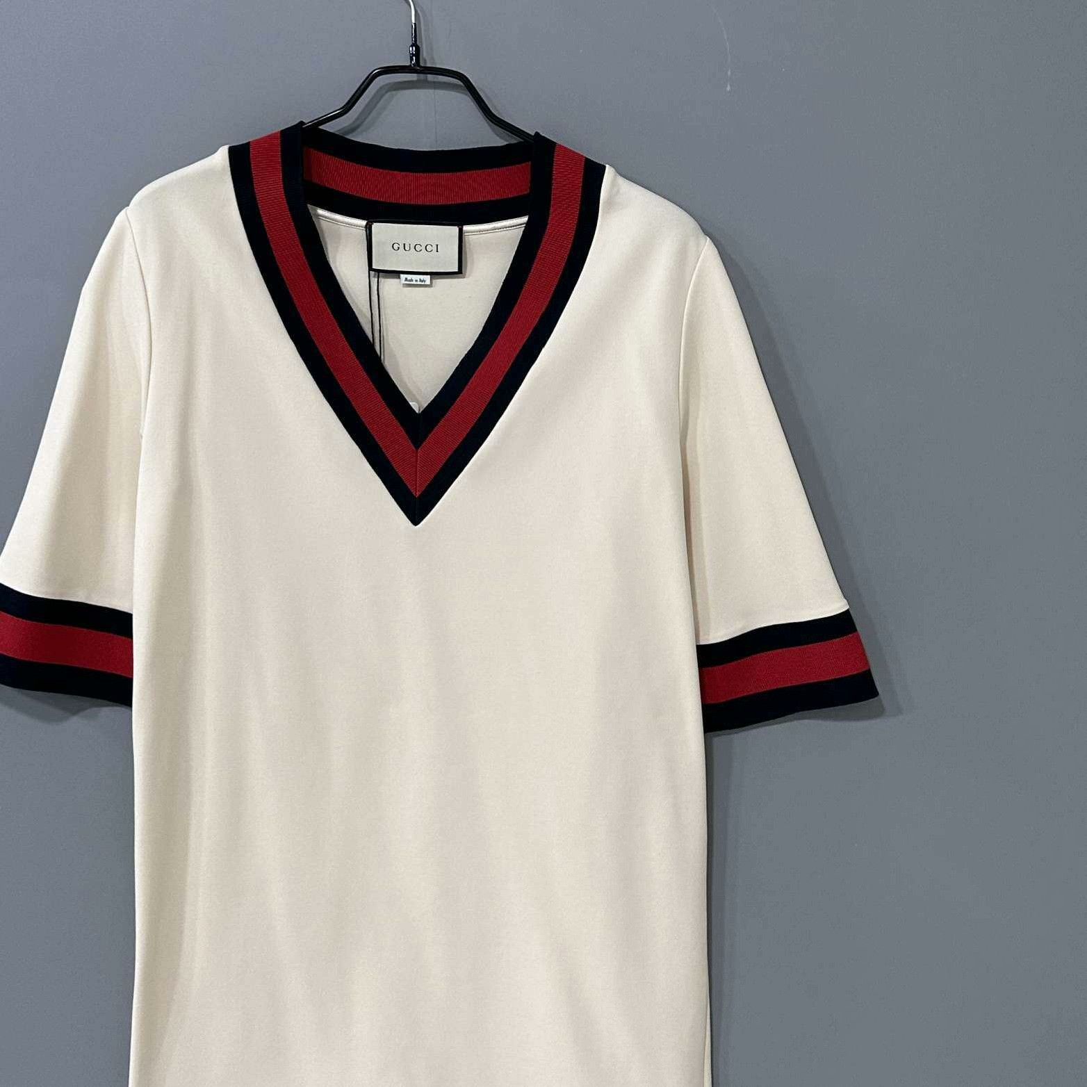 Gucci Gucci T-Shirt S Women Size S / US 4 / IT 40 - 1 Thumbnail