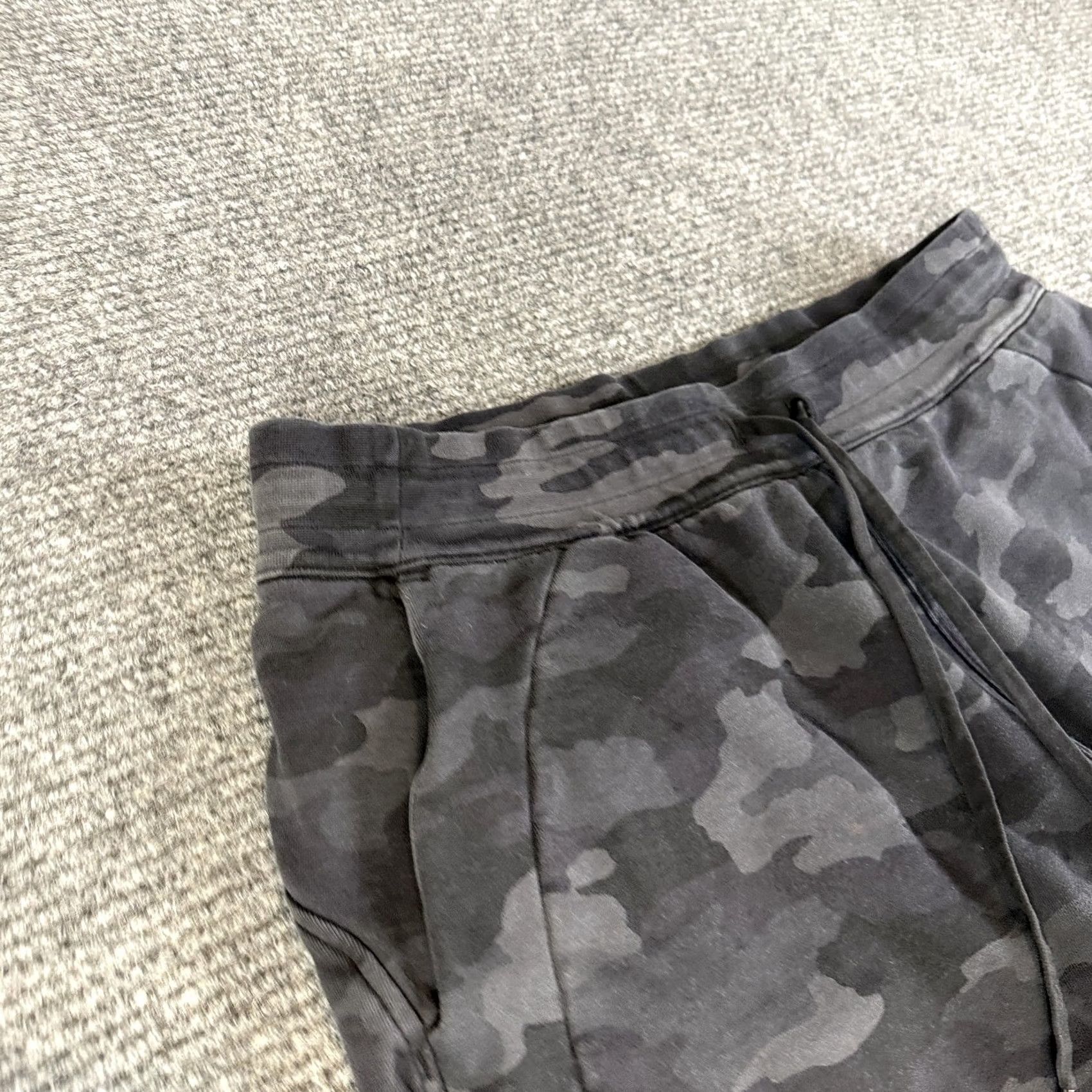 Lululemon Lululemon Jogger Pants Womens 12 Gray Camo Sweatpants Drawstring Pockets Tapered Size 34" / US 12 / IT 48 - 5 Thumbnail