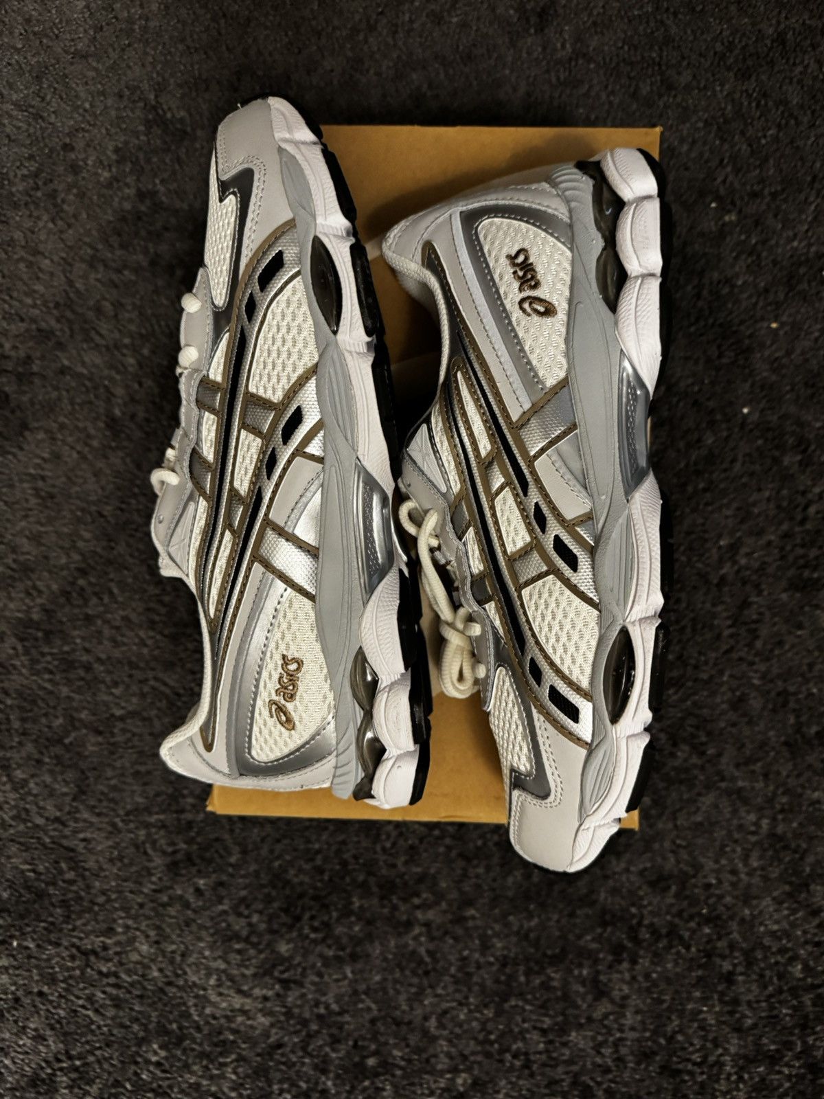 Asics ASICS GEL- NYC 2055 CREAM/SILVER Size US 8.5 / IT 38.5 - 7 Thumbnail