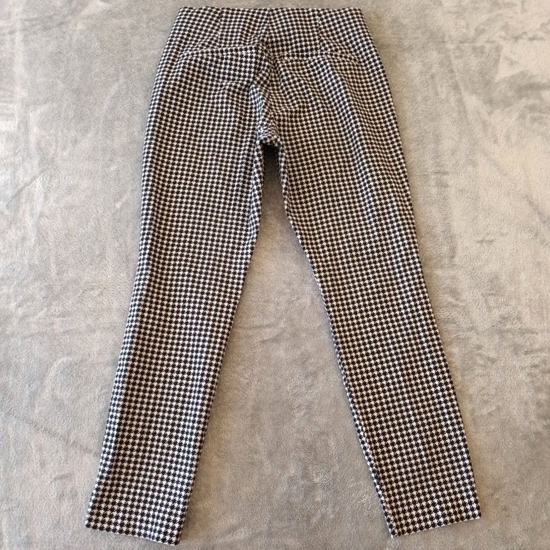 Old Navy Old Navy Pants Womens Size 4 Ankle Black Houndstooth Straight Stretch Elastic Zip 27x24.5 Men? Womens Size 27" / US 4 / IT 40 - 2 Thumbnail