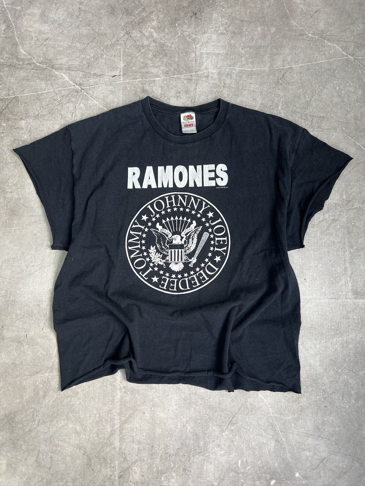 Fruit Of The Loom Ramones Band 2005 T Shirt Vintage Punk Rock Hey Ho let’s Go Size US XL / EU 56 / 4 - 1 Thumbnail