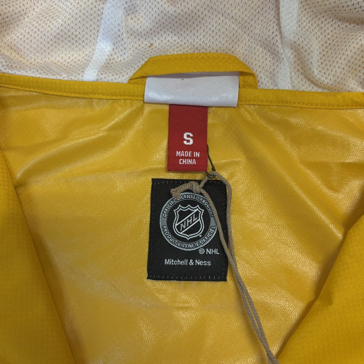 Mitchell & Ness Mitchell & Ness Boston Bruins Anorak Windbreaker Jacket S Size US S / EU 44-46 / 1 - 7 Thumbnail