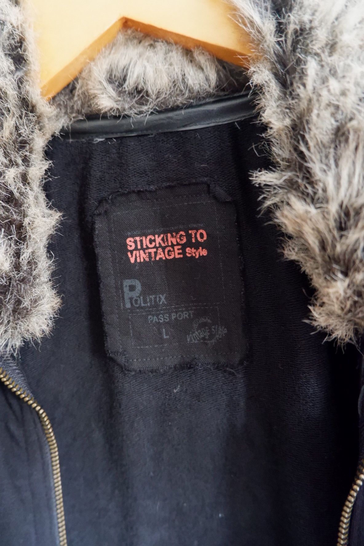 If Six Was Nine VIntage 2000s Politix Fur Neck Sweater Size US L / EU 52-54 / 3 - 9 Thumbnail