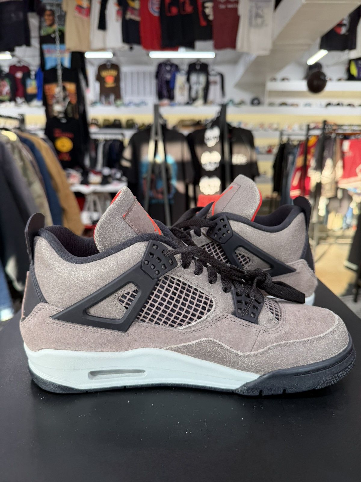 Jordan Brand Air Jordan 4 Taupe Haze Size 9 (2021) Size US 9 / EU 42 - 3 Thumbnail