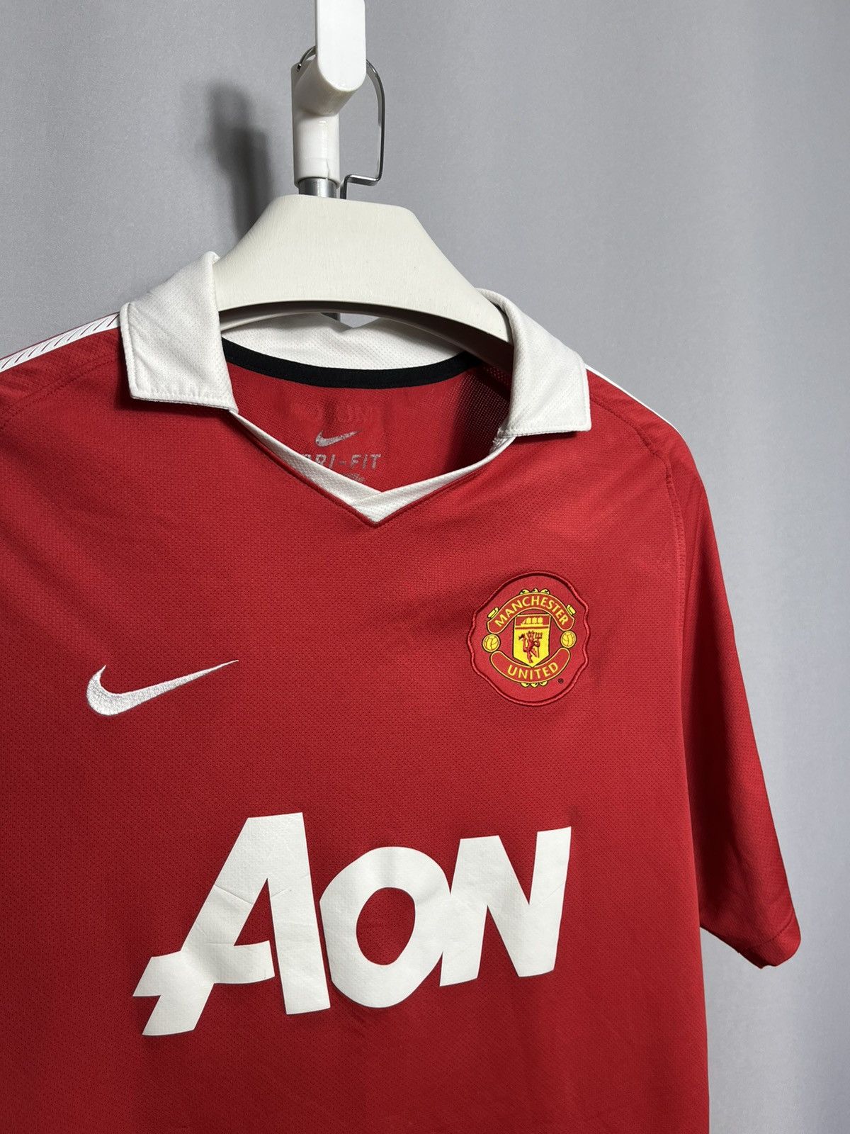 Nike MANCHESTER UNITED 2010/2011 HOME SHIRT PATCH Barclays Size US L / EU 52-54 / 3 - 2 Thumbnail