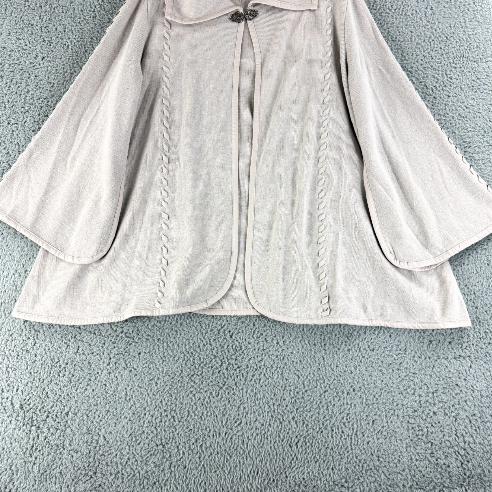 Patricia Nash Patricia Nash Sleeved Cape Sweater Womens XS/S Gray Open Front Clasp Collar Size XS / US 0-2 / IT 36-38 - 4 Thumbnail