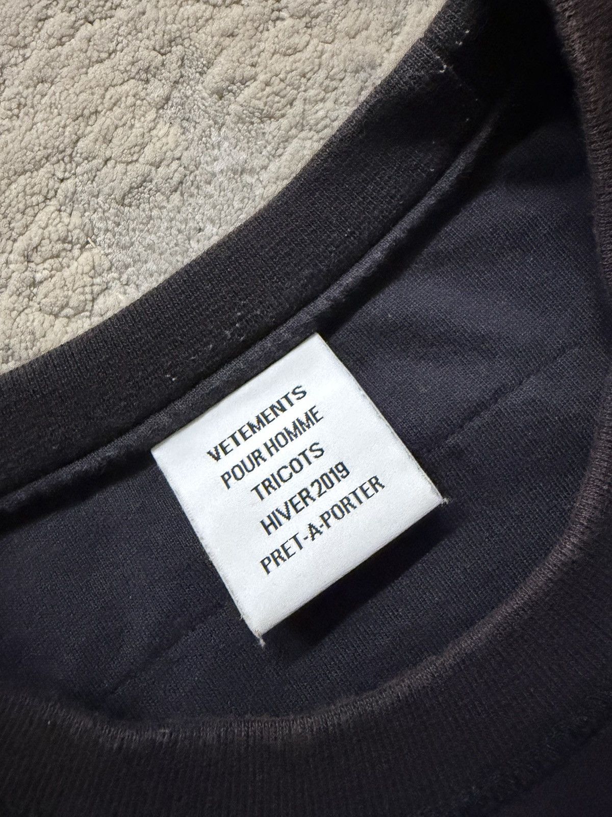 Vetements Vetements - AW19 Logo Inside Out Care Tag T Shirt Size US M / EU 48-50 / 2 - 5 Thumbnail