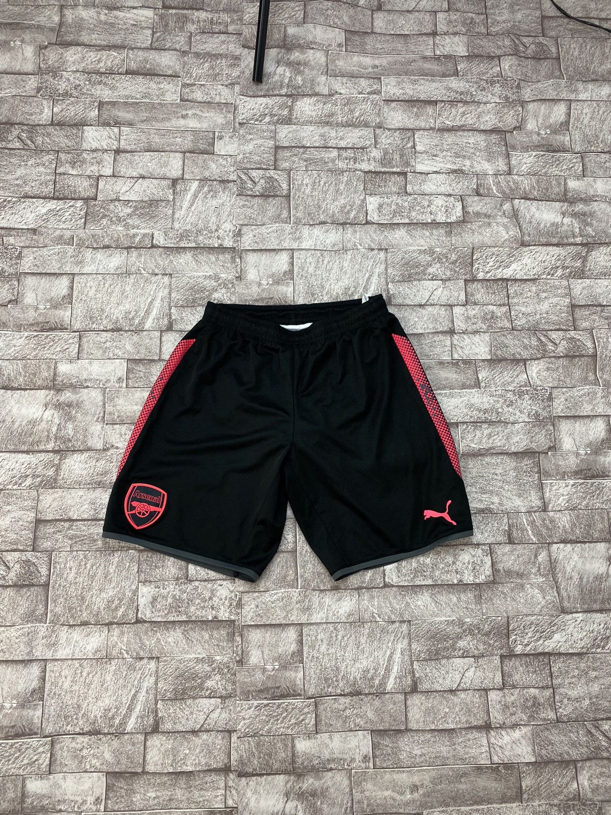 Puma Very Rare Arsenal Puma Shorts Striped S Size US 32 / EU 48 - 1 Thumbnail