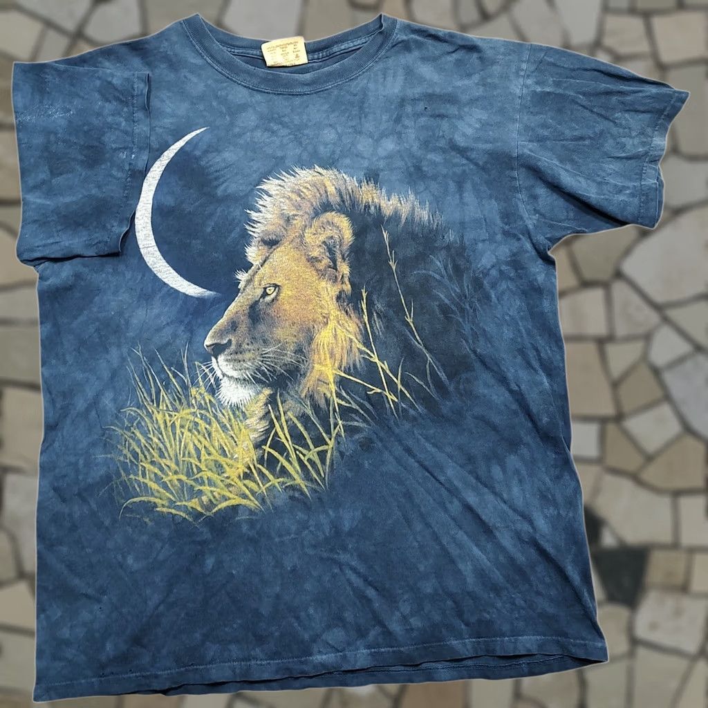 The Mountain VINTAGE The Mountain T Shirt Blue Lion Moon Mens Large USA Made Distressed Size US L / EU 52-54 / 3 - 1 Thumbnail