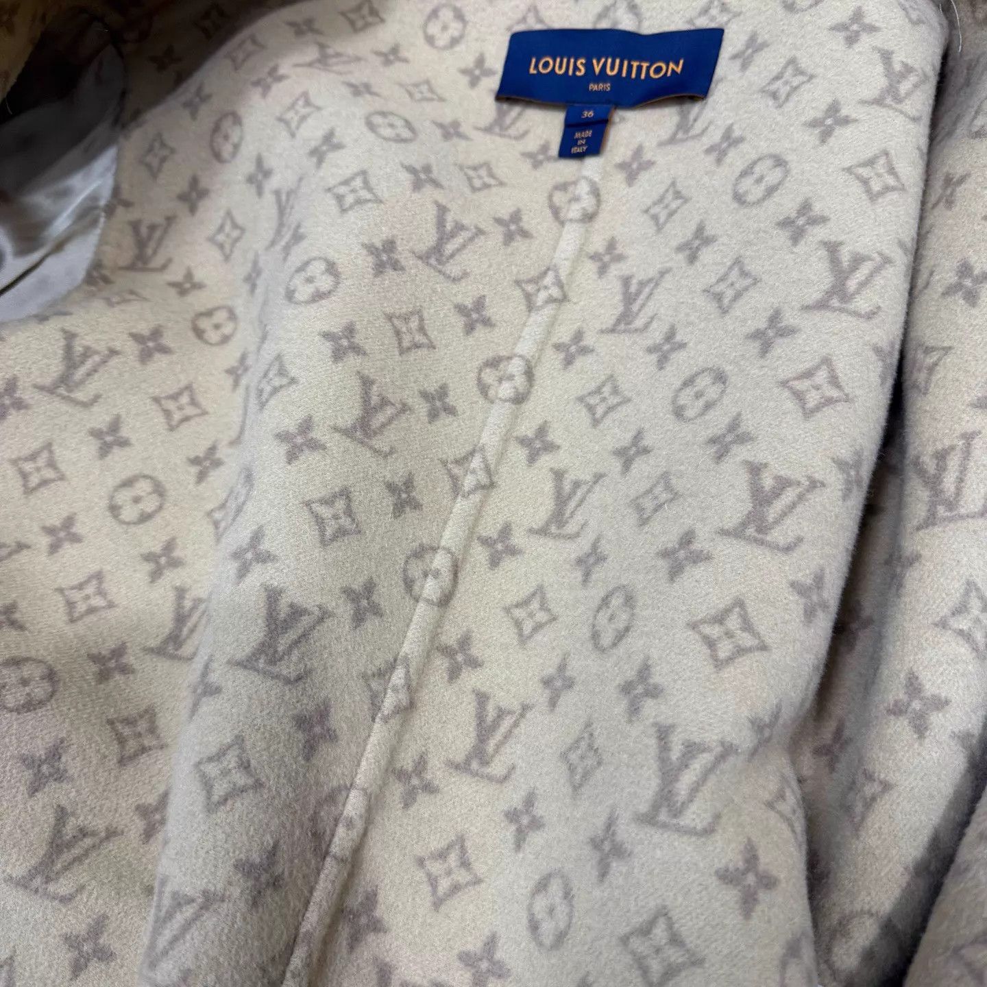 Louis Vuitton LV Yellow Monogram Robe Coat 36 99 New Size XS / US 0-2 / IT 36-38 - 4 Thumbnail