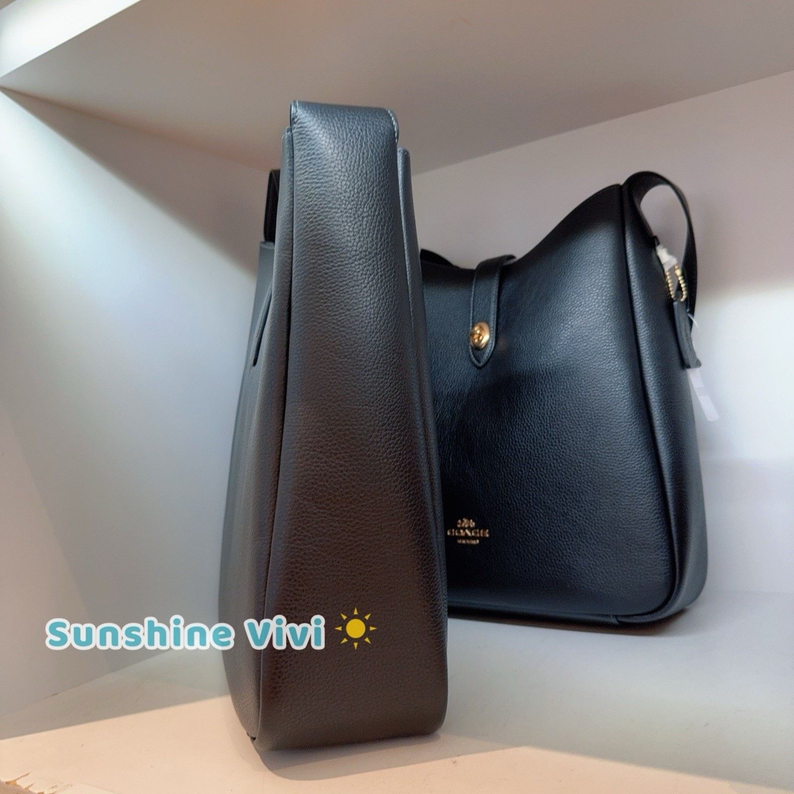 Coach NWT COACH Hadley Large Shoulder Bag Gold/Black CCD65 Size ONE SIZE - 4 Thumbnail