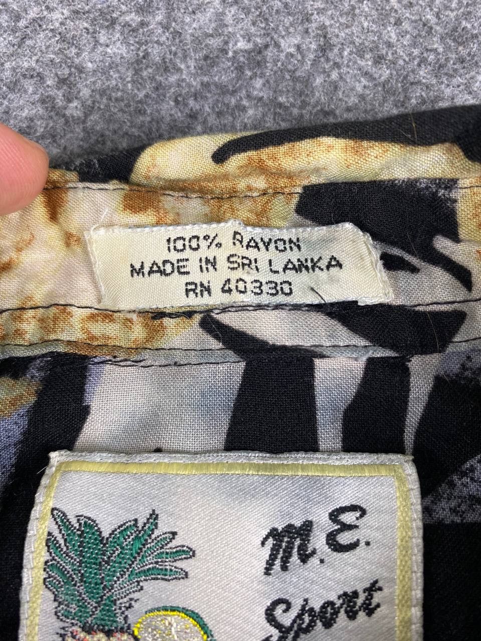 Vintage vintage hawaiian shirt 100 rayon nice design Size US M / EU 48-50 / 2 - 6 Thumbnail